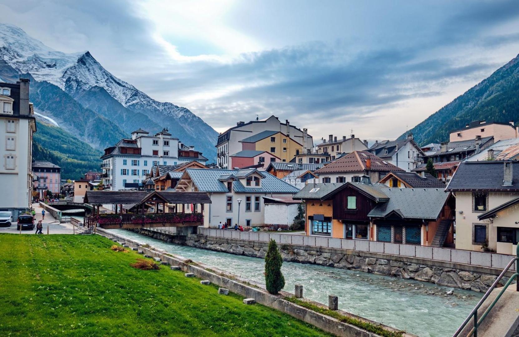 Apartment Au Bon Coin - Luxury Chamonix Hidden Haven, Mont Blanc View, Hot Tub And Garden 외부 사진