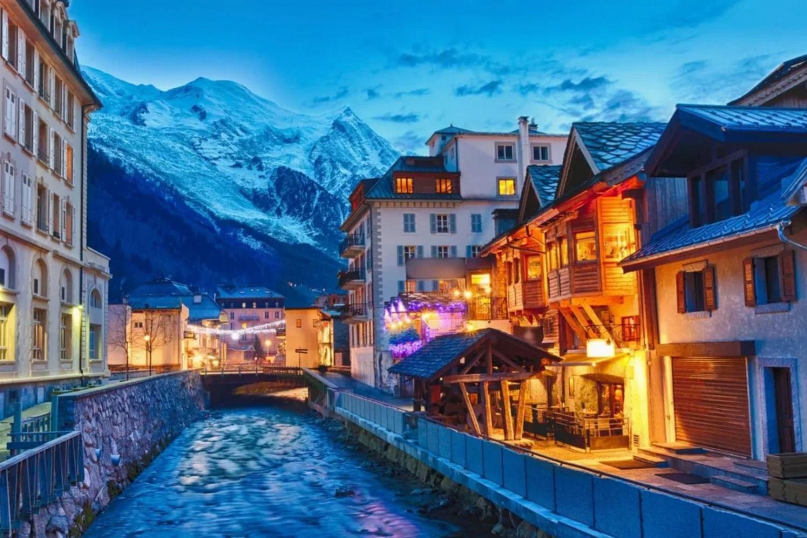 Apartment Au Bon Coin - Luxury Chamonix Hidden Haven, Mont Blanc View, Hot Tub And Garden 외부 사진