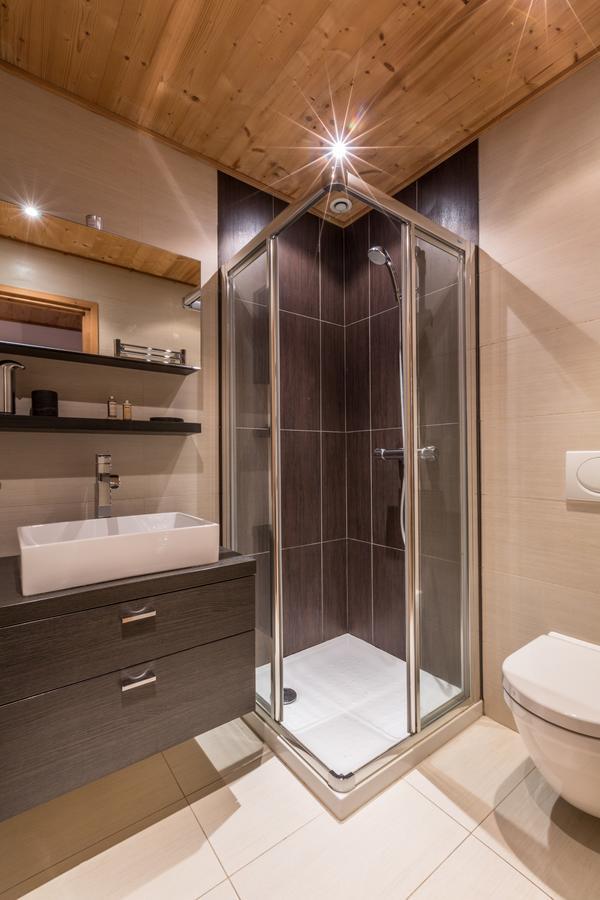Apartment Au Bon Coin - Luxury Chamonix Hidden Haven, Mont Blanc View, Hot Tub And Garden 외부 사진
