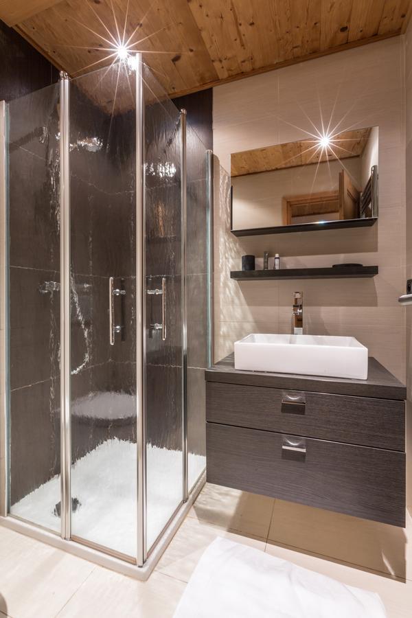 Apartment Au Bon Coin - Luxury Chamonix Hidden Haven, Mont Blanc View, Hot Tub And Garden 외부 사진